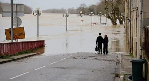France on red alert: Storm Pedro batters southwest following record 35 day rain streak