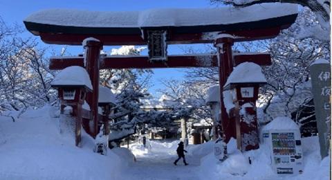 Heavy snow continues to batter northern Japan