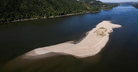 Low water levels on Danube disrupt shipping as heatwave hits Hungary