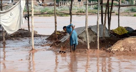Death toll climbs to 73 as heavy rains batter Pakistan, India