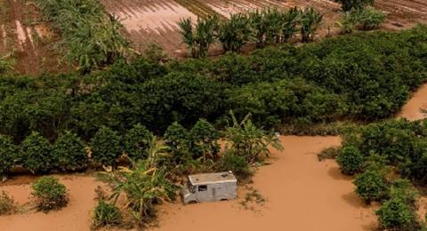 Historic Hawaii Flooding Causes Estimated $1 Billion in Damage, Thousands Without Power