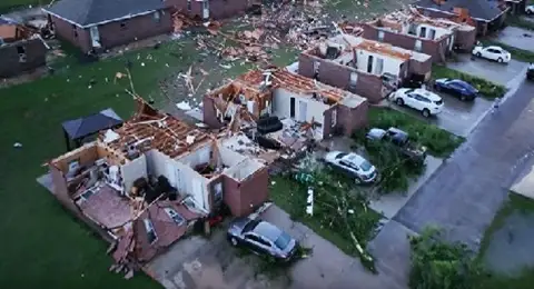 Tornadoes tear through Mississippi, damaging 400 homes and injuring multiple people