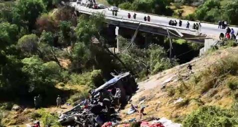 Crash between cargo truck and bus in Mexico kills 19 and injures six