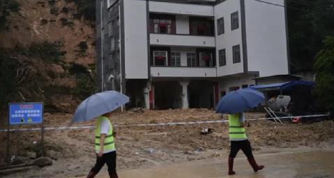 Southern China has been battered by heavy rainfall over the past week, triggering landslides and flash floods, especially in Guangdong and Guangxi.
